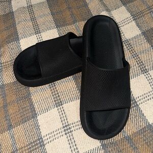 Somdot Slides Sandals Soft Thick Sole Non-Slip Pillow Sandals